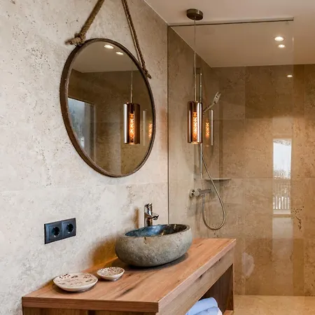 シャレー Chill House シュラートミンク